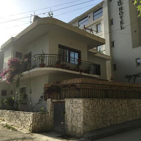 Private Apartment At Guest House Hektor & Aferdita Vlore Luaran gambar